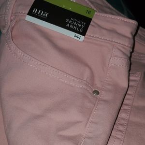 Brand new distressed sknny Ankle Anna Jeans